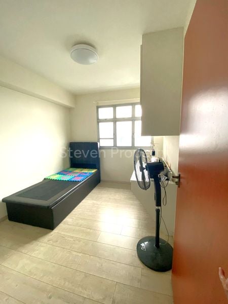 Common Room (HDB) for Rent in  95B Henderson Road - Image 1