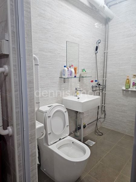 Common Room (HDB) for Rent in  172 Hougang Avenue 1 - Image 5