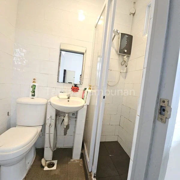 Master Room (Condo) for Rent in  Tanjong Katong Road - Image 4