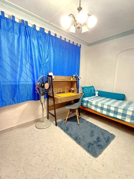 Common Room (HDB) for Rent in  549 Jurong West Street 42 - Image 1