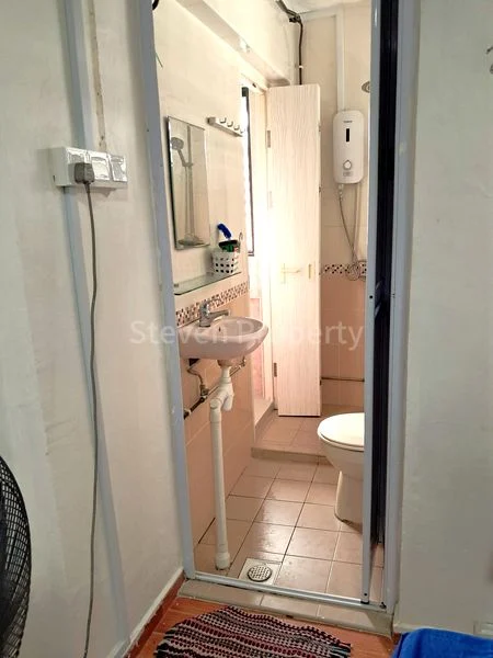Common Room (HDB) for Rent in  51 Lengkok Bahru - Image 3