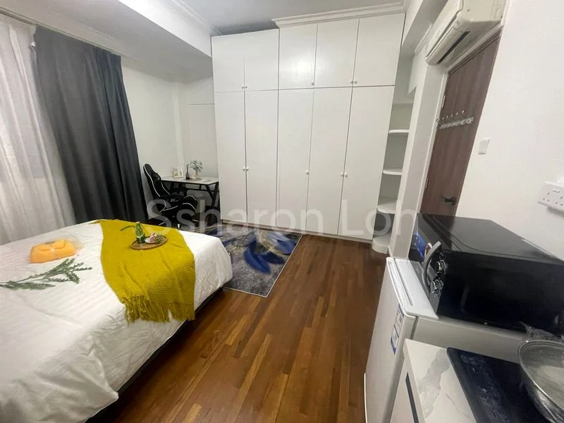 Master Room (Landed) for Rent in  Kew Crescent - Image 8