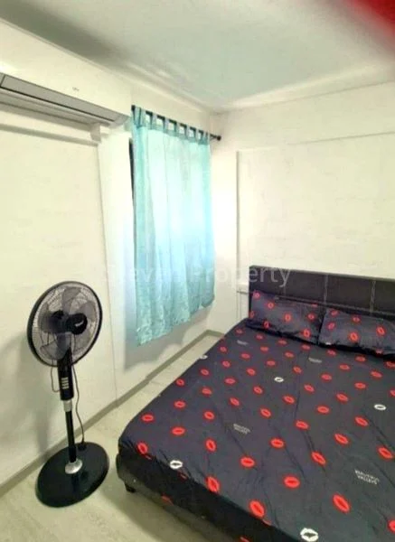 Common Room (HDB) for Rent in  304 Clementi Avenue 4 - Image 1