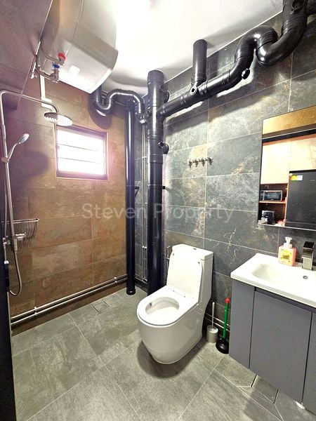 Common Room (HDB) for Rent in  65 Teban Gardens Road - Image 4