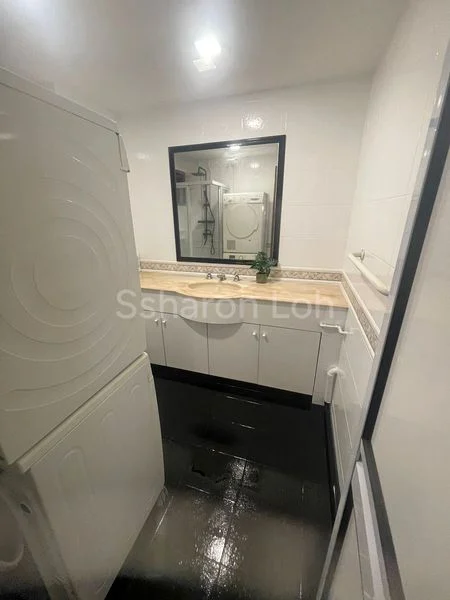 Master Room (Landed) for Rent in  Kew Crescent - Image 9
