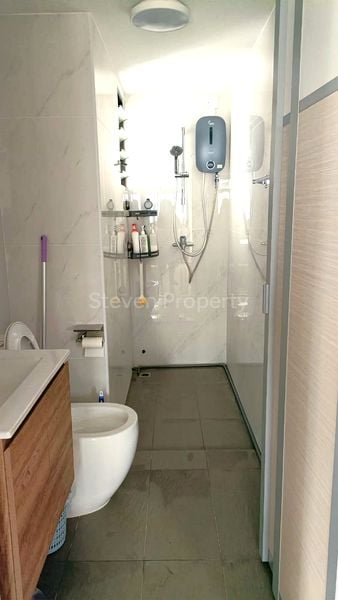 Common Room (HDB) for Rent in  145 Lorong 2 Toa Payoh - Image 5