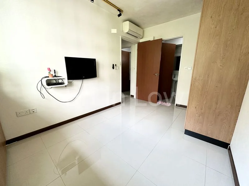 Master Room (HDB) for Rent in  418A Fernvale Link - Image 2