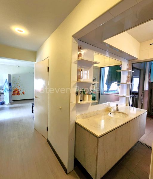 Common Room (HDB) for Rent in  21 Teban Gardens Road - Image 4
