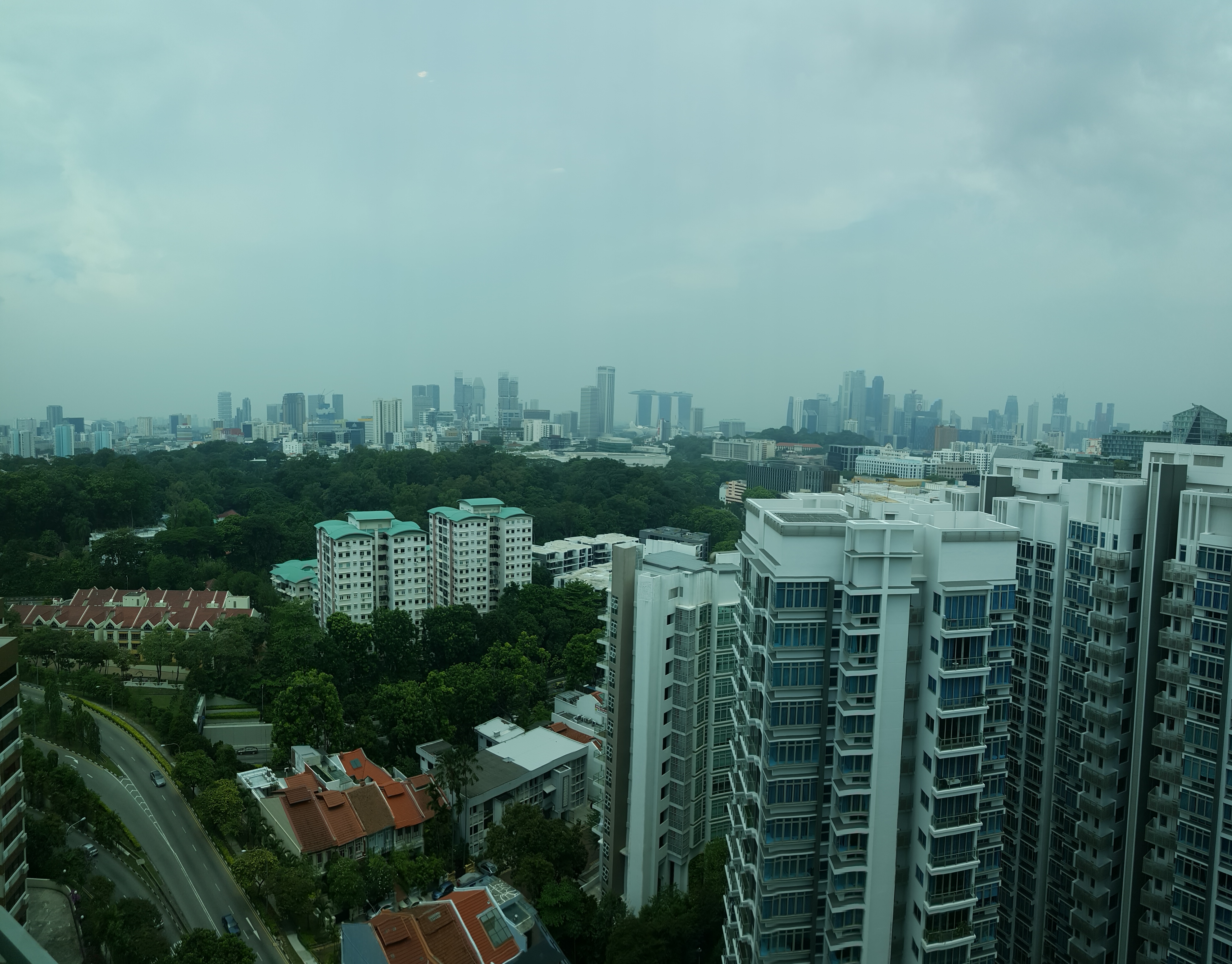 Light Cairnhill Penthouse 3 bedroom with Roof Garden - Image 8